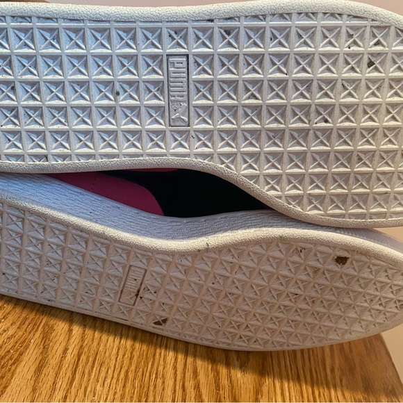 Puma suede mens size 13 lightly worn. Pink black white - Picture 10 of 10